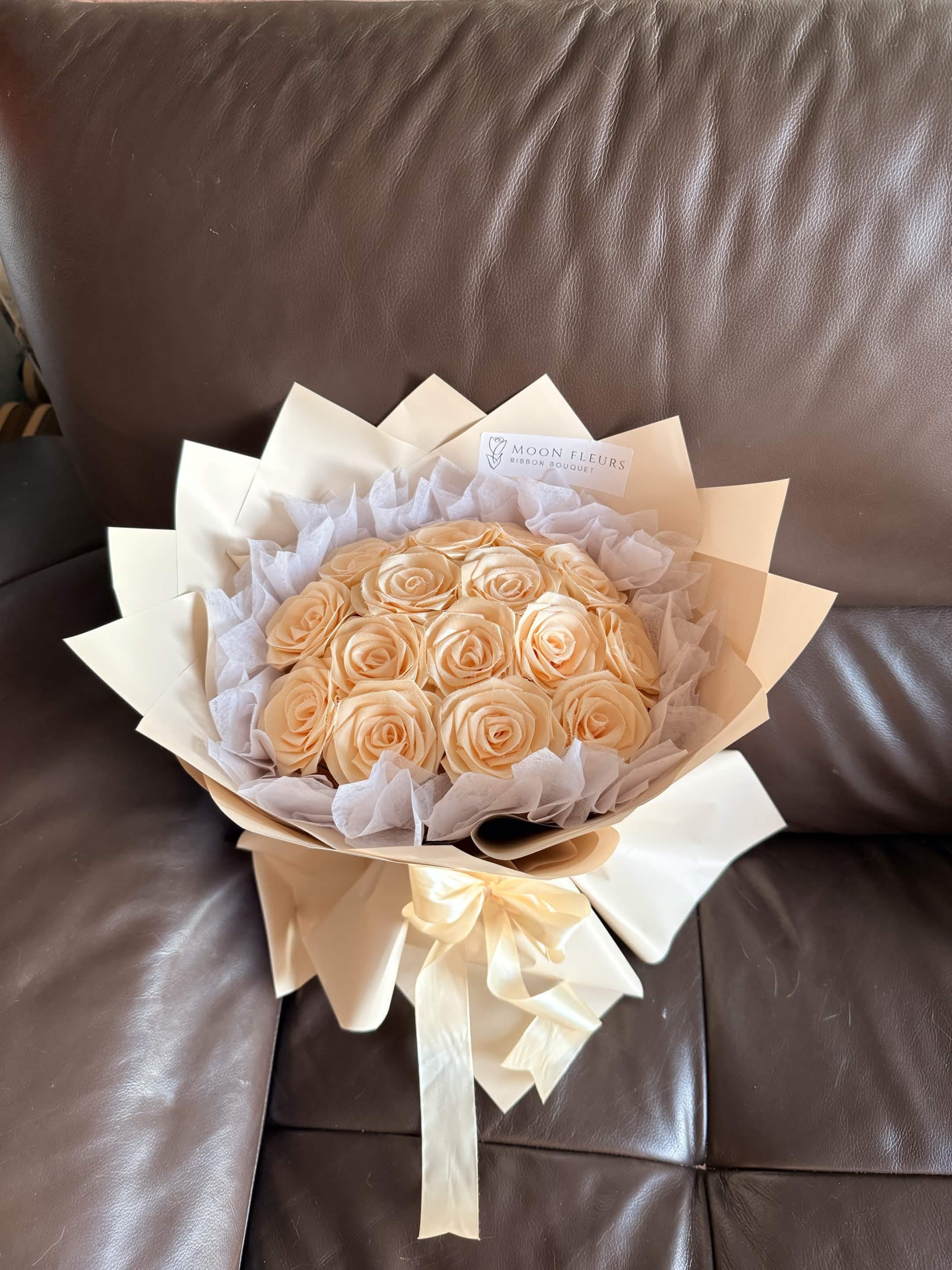 20 Roses Extra Wrapping